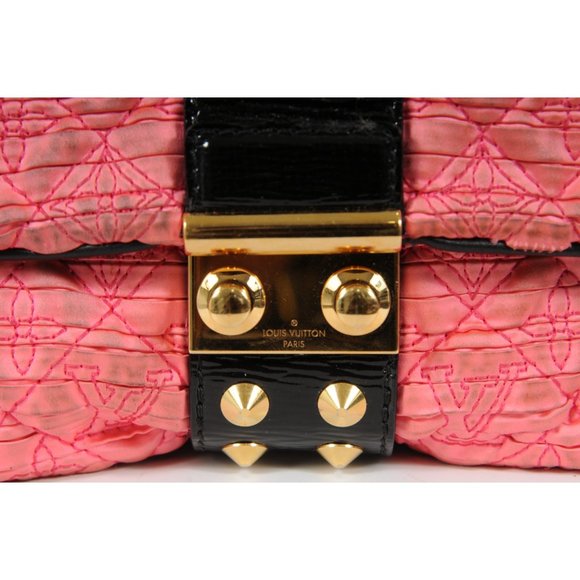 Louis Vuitton LV Monogram Bunny Pink Drift Pouch Satin Quilted Coquette Pochette - Picture 5 of 16